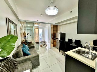 SENTA MAKATI: Studio For Sale, 36 sqm, Furnished, facing Legazpi Park, P7.5M