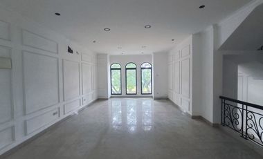 Rumah Townhouse Cordoba Pik 120M2 4+1Kt SHM Strategis Depan Jalan