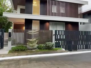House and Lot for sale in Hillsborough Alabang Village, Canterbury Street, Hillsborough Alabang.