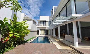 Dijual Villa Kompleks Nusa Dua 3 Bedroom Siap Huni