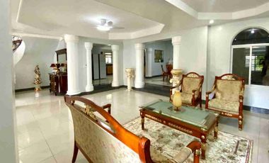 Spacious and Elegant House with Swimming Pool located in Pilar Village Las Pinas City
