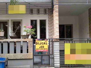 Dijual Rumah Cantik 2,5 lantai, Siap Huni, Tidak Banjir. Cluster Mediterania Regency. Cikunir Bekasi