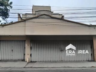 RUANG USAHA DAN RUMAH DIJUAL DI SOLO TIMUR DEKAT ALUN - ALUN KARANGANYAR