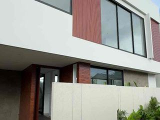 VILLA BRAND NEW LANTAI 2 KAWASAN ONE GATE SYSTEM
DENPASAR TIMUR
DEKAT PANTAI SANUR