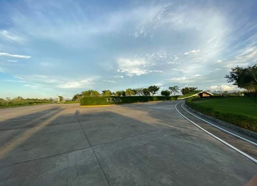 Trava, Malitlit, Santa Rosa, Laguna