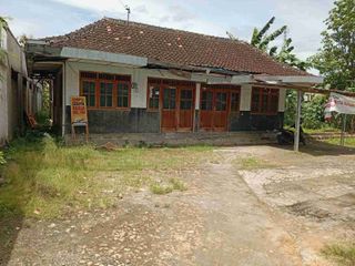 Tanah + Rumah di Tengah Kota Wonosari- Sm