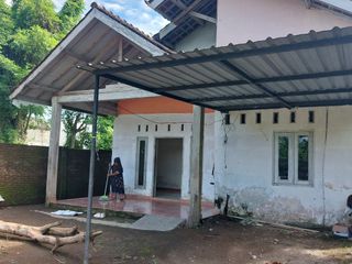 Rumah di kompleks ireng perluasan dekat jatisela