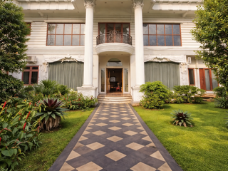 Luxury Residence Metro Pondok Indah – Classic Elegant Design, Tanah Hampir 1.400 m²