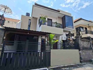 Rumah Minimalis jln Tukad Badung Renon