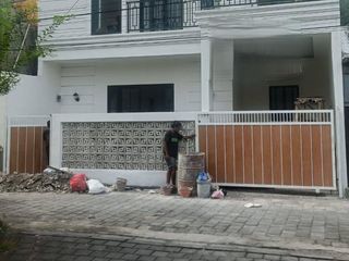 Di jual rumah baru lantai 2 Minimalis modern dan siap huni