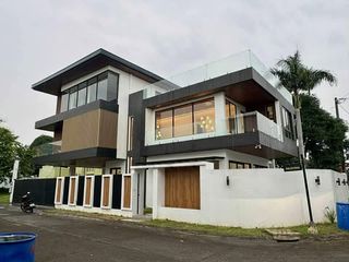 Modern House and Lot for Sale at Parkplace Village, Imus Cavite
