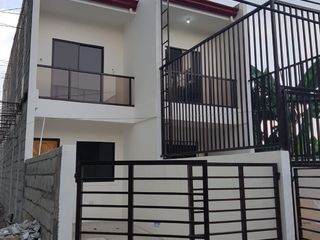 2 Storey Townhouset For Sale in North Caloocan near Amparo Highschool-JV2