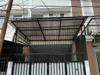 Disewakan Rumah Bagus 3 lantai 3 Kamar Tidur lokasi strategis di Cideng Jakarta Pusat