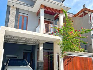 Hunian Modern Minimalis untuk Keluarga di Pusat Kota