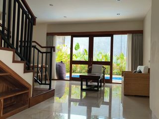 DISEWAKAN VILLA 3 KAMAR TIDUR DI LINGKUNGAN TENANG UBUD