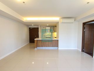 For Sale 1 Bedroom Corner Unit In Alcoves - Direct Access To Ayala Mall