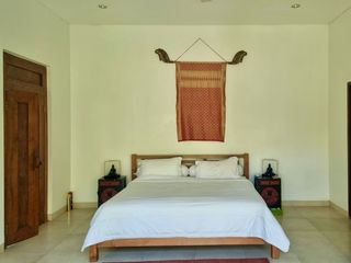 Cozy Villa 4 Bed, View Sawah & Pinggir Sungai, Jl. Pantai Pererenan, Canggu