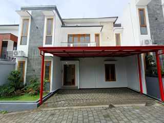 Rumah 2 Lantai Dekat Lapangan Lumintang Denpasar Utara