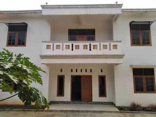 Disewa rumah dua lantai dicucur sektor 4 bintaro tangerang selatan