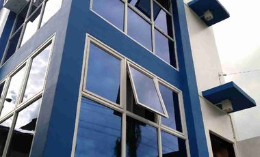 Modern 3-Storey Home with Expansive Rooftop