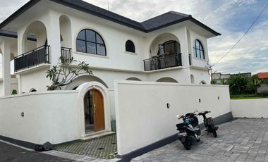 FOR SALE
2 Modern Villas
Canggu - Buduk