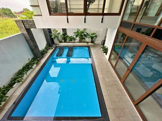 Rush Sale: 3-Storey Single Detached House in Tivoli Royale, Quezon City