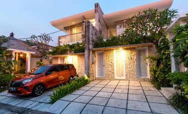 Luxury Villa in Secure Complex, Walking Distance to The Beach