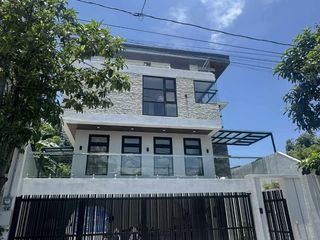 For Sale: Brand New 5 Bedroom House & Lot in Highlands Avenue, Dolores, Taytay Rizal