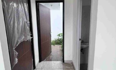 RUMAH KOMERSIL + TEMPAT USAHA