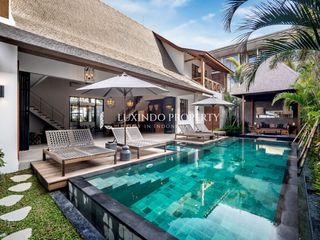 VILLA MEWAH 2 LANTAI DENGAN 4 KAMAR TIDUR UNTUK SEWA JANGKA PANJANG