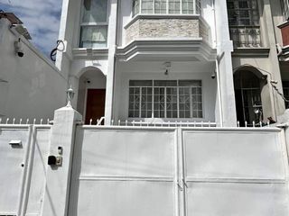 For Sale Well-maintained Townhouse in Kapitolyo Pasig City