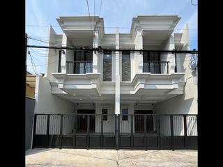 Rumah Baru 2 Lantai Pinggir Jalan Dekat Grand Depok City