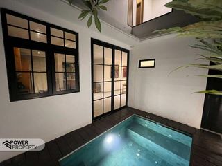 Modern 3-Bedroom Townhouse with Private Jacuzzi Pool in Prime Seminyak Area