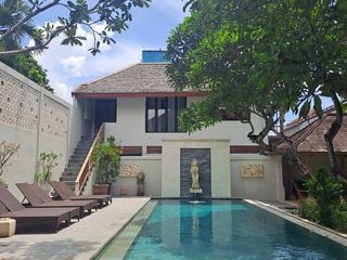 Freehold 4-Bedroom Villa in Batubelig, Seminyak