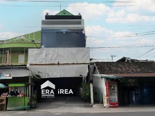 RUANG USAHA 3 LANTAI DIJUAL DI COLOMADU DEKAT PASAR COLOMADU, LUWES KARTASURA