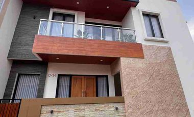 BEST PRICE !! Rumah Modern 3 Lantai Bintara Jaya Village | LB 270m² Full Modern + Rooftop |