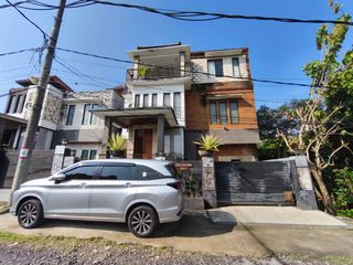 Dijual Villa 3 Lantai View Laut di Uluwatu.