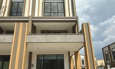 RUKO HOOK HADAP JALAN Il Lago Grande Gading Serpong Tipe Alfresco