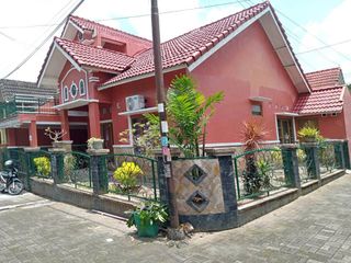 Rumah Furnished Dalam Perumahan Onegate System Lokasi Jakal KM 7