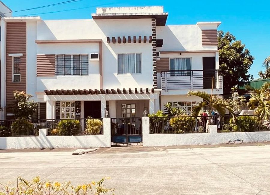 South Lake Village, Malitlit, Santa Rosa, Laguna image 3