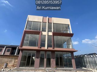 MILIKI RUKO 3 LANTAI DI LOKASI STRATEGIS PARK SERPONG! Menghadap Boulevard! 1,4Man aja