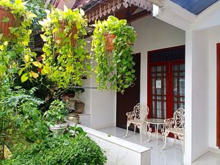 Rumah 2 lantai Jatipadang Strategis Full Furnished Harga BU