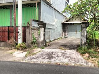 BUC 8 Are Pinggir Jalan Utama Pering Gianyar Bali