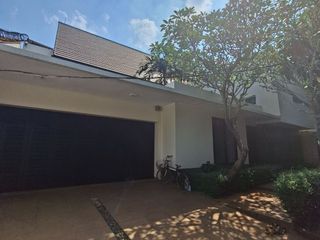 FOR RENT: LUXURY HOUSE IN KEMANG DALAM – Elite Neighborhood & Walking Distance to New Zealand School Jakarta