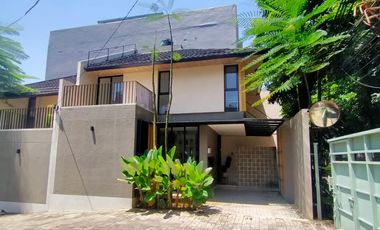 Rumah Modern Style, Jagakarsa, Jakarta Selatan, 15 menit ke Universitas Indonesia.
