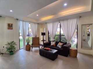 Elegant and Contemporary Residence with Balcony at Summerfields