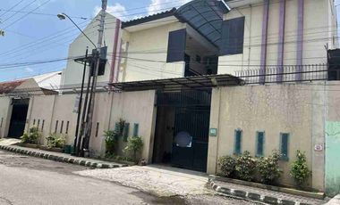 Rumah Kost 2lt Tengah Kota dekat Jln Raya Adi Sucipto