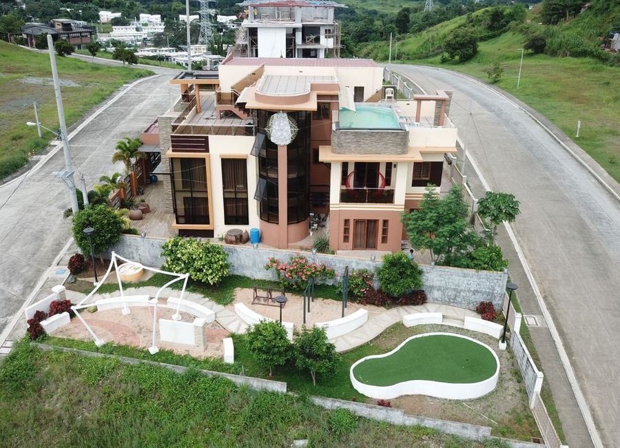 Everest, The Peak, San Juan, Taytay, Rizal