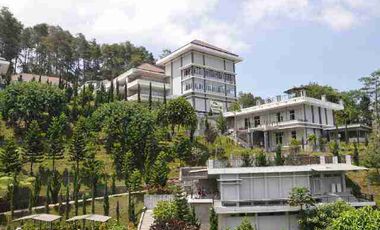 FOR SALE RIVER HILL HOTEL & RESORT VIEW LAWU MOUNTAIN AT TAWANGMANGU SOLO


Luas Tanah : 41.846m
(Bisa Perluasan Hingga 10HA)
Luas Bangunan : 8000m
Kamar Tidur : 43
Listrik : 105.000Watt
Genset : 110KVA Merk FG Wilson
Legalitas Lengkap, IMB, SIUP, TDP, NIB, Izin Gangguan, Izin Lokasi, Akta Pendirian


Type Kamar :


1. Room Standar
- 6 Kamar Kapasitas 3 Orang
- 12 Kamar Kapasitas 4 Orang
Kamar Mandi Di Lengkapi Water Heater
Ada Balkon Di Tiap Kamar
View Bukit Di Sekitar River Hill


2. Room Superior
- 8 Kamar Kapasitas 8 Orang
- 4 Kamar Kapasitas 12 Orang
Kamar Mandi Di Lengkapi Water Heater
Balkon Di Tiap Kamar
View Perbukitan, Garden Gunung Lawu


3. Executive Room
1 Kamar Kapasitas 8 Orang
AC
Kamar Mandi Di Lengkapi Water Heater
Ruang Tamu
Teras
Mini Bar
View Gunung Lawu


Paviliun :


1. Paviliun Type A :
2 Kamar Kapasitas 7 Orang
Kamar Mandi Dalam
Ruang Tamu
Dapur
Garasi


2. Paviliun Type B :
3 Kamar Kapasitas 6 Orang
Kamar Mandi Dalam
Ruang Tamu
Dapur
Garasi


3. Paviliun Type C :
Terdiri Dari 3 Lantai
Lantai 1 : 3 Kamar Tidur
Lantai 2 : 3 Kamar Tidur
Lantai 3 : Ruang Pertemuan 25 Orang
Kapasitas Kamar Untuk 20 Orang
Kamar Mandi Dalam Setiap Kamar
Ruang Tamu Di Lantai 1
Garasi
Rooftop


Fasilitas :
RUANG MEETING:
1. Ruang ALPHA Kapasitas 150 Orang
2. Ruang GAMMA Kapasitas 200 Orang
3. Ruang OMEGA Kapasitas 500 Orang
Fasilitas Ruang Meeting
AC
LCD
Screen
Sound Sistem
AREA OUTDOOR Kapasitas 1000 Orang


STARHILL CAFE :
Berada Di Pusat Bangunan RIVER HILL
Kapasitas 60 Orang
View 180
Area OUTDOOR INDOOR


TINGKAT OKUPANSI HOTEL :
- WEEKDAY OKUPANSI 60%
- WEEKEND OKUPANSI 100%


HARGA IDR 120 MILIAR NEGOTIABLE