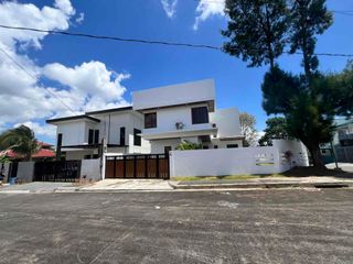 Brand New House in Royal Estates Tagaytay